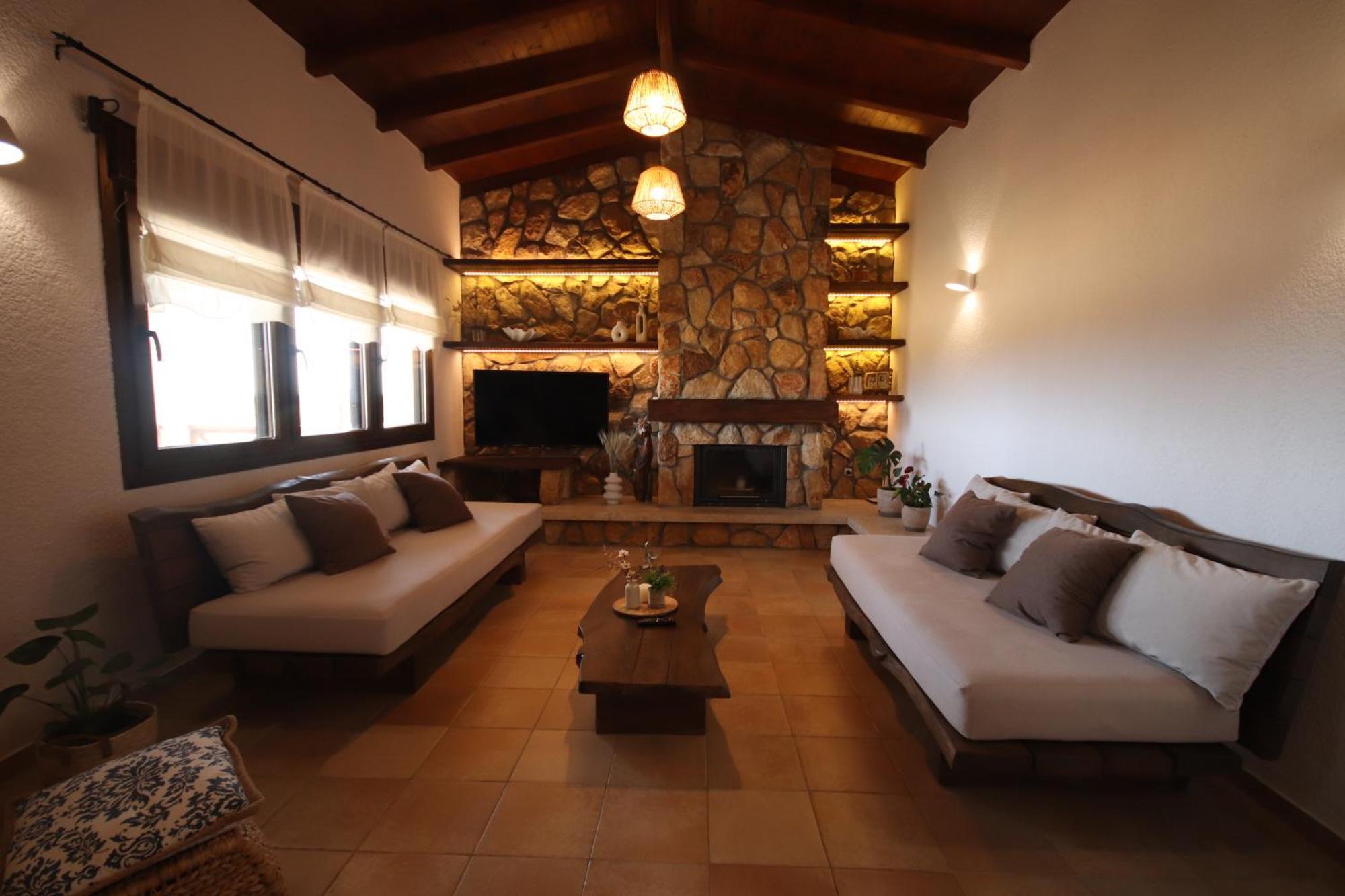 Eliza Dikella Apartment *